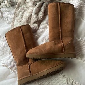Tall chestnut ugg’s - size 8